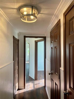 Interior, Pendant Lights, Wood Texture Flooring