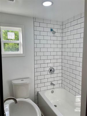Bathroom, Interior, Recessed Lighting