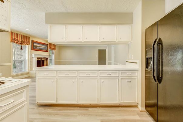Fireplace, Interior, Kitchen, Recessed Lighting, Wood Texture Flooring