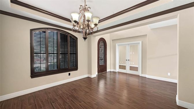 Chandelier, Empty room, Interior, Wood Texture Flooring