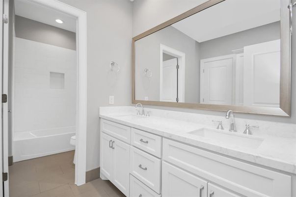 Bathroom, Dual Sink Vanities, Interior, Recessed Lighting