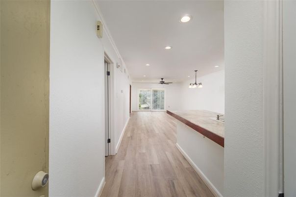 Interior, Pendant Lights, Recessed Lighting, Wood Texture Flooring