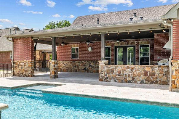 Exterior, Pool