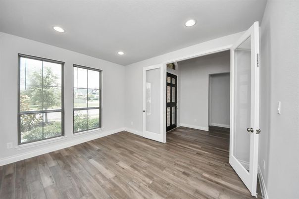 Empty room, Interior, Recessed Lighting, Wood Texture Flooring