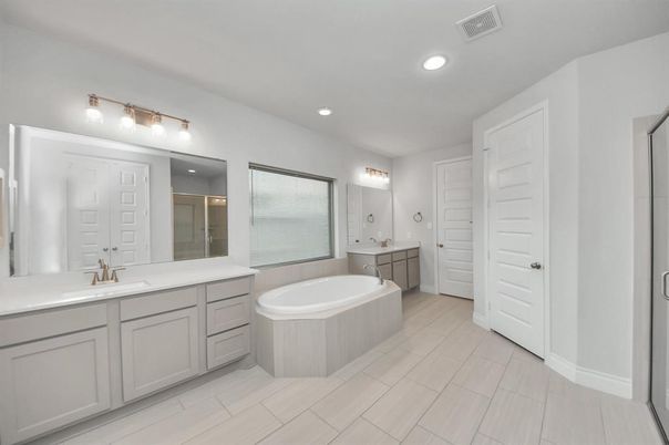 Bathroom, Dual Sink Vanities, Interior, Recessed Lighting