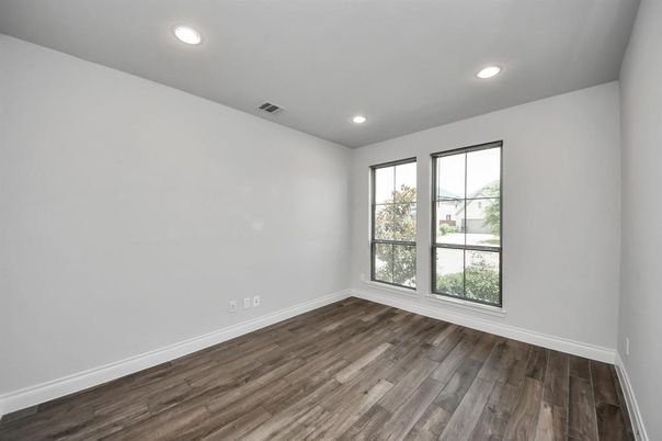 Empty room, Interior, Recessed Lighting, Wood Texture Flooring