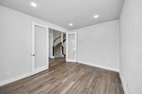 Empty room, Interior, Recessed Lighting, Wood Texture Flooring