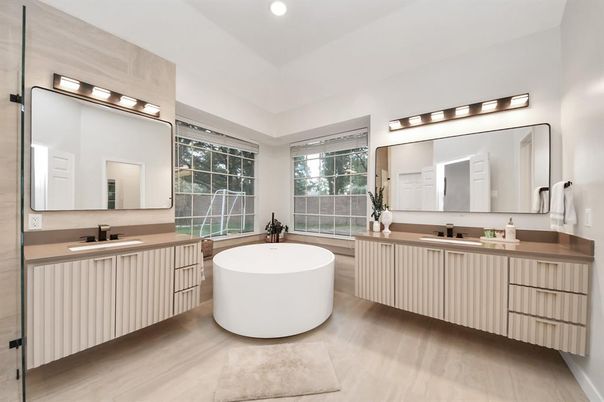 Bathroom, Dual Sink Vanities, Free Standing Baths, Interior, Recessed Lighting