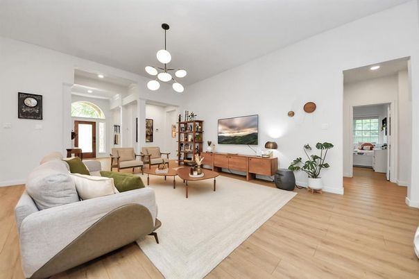 Interior, Living room, Pendant Lights, Recessed Lighting, Wood Texture Flooring