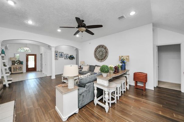 Interior, Living room, Pendant Lights, Recessed Lighting, Wood Texture Flooring