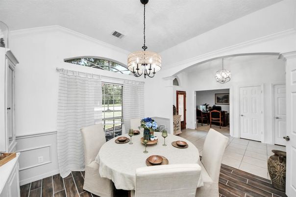 Chandelier, Dining room, Interior, Pendant Lights, Wood Texture Flooring