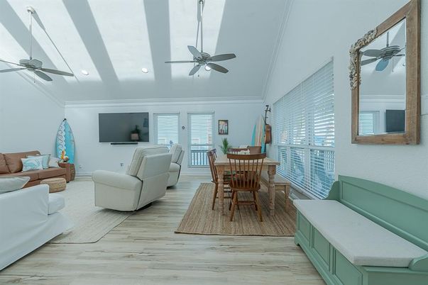 Dining room, Interior, Living room, Recessed Lighting, Wood Texture Flooring