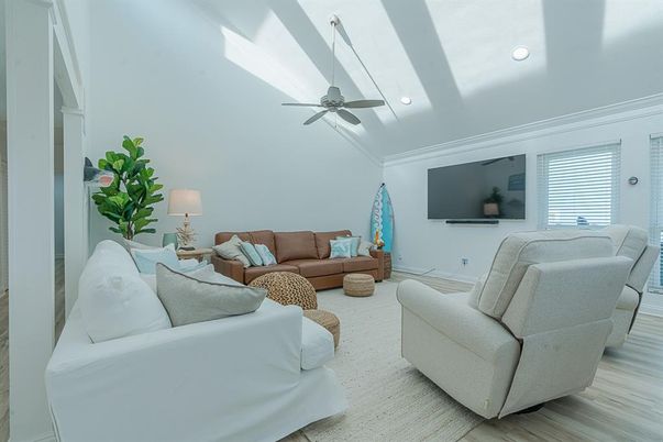 Interior, Living room, Recessed Lighting, Wood Texture Flooring