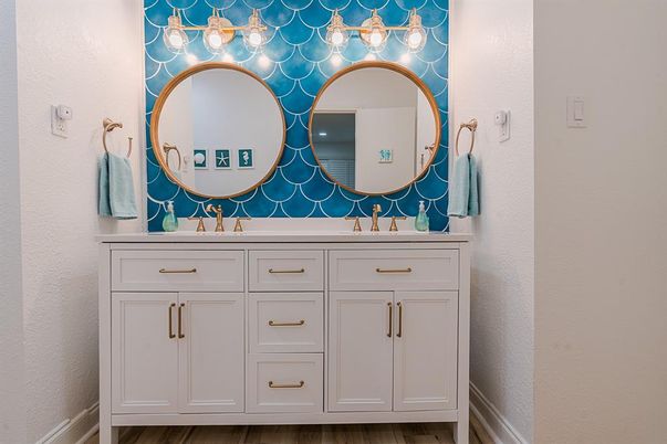 Bathroom, Dual Sink Vanities, Interior