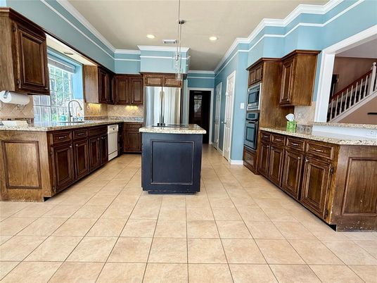 Interior, Kitchen, Pendant Lights, Recessed Lighting, Stainless Steel Appliances