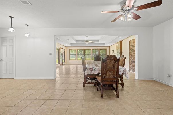 Dining room, Interior, Pendant Lights, Recessed Lighting