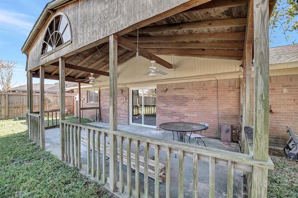 Exterior, Wooden Beams