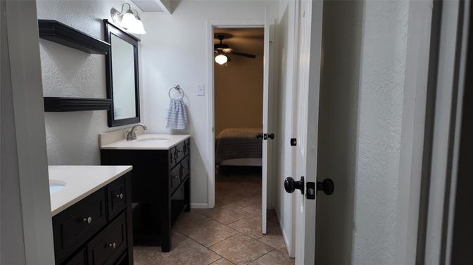 Bathroom, Dual Sink Vanities, Interior