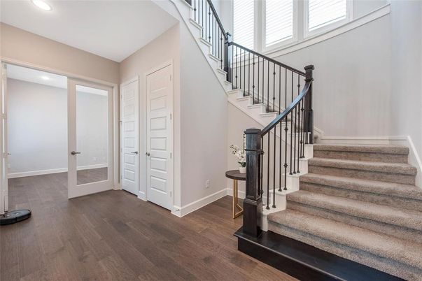 Interior, Recessed Lighting, Wood Texture Flooring