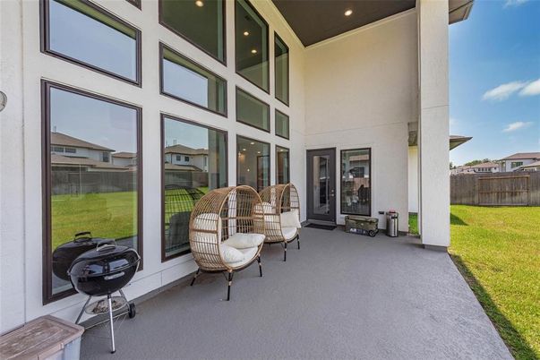 Backyard, Exterior