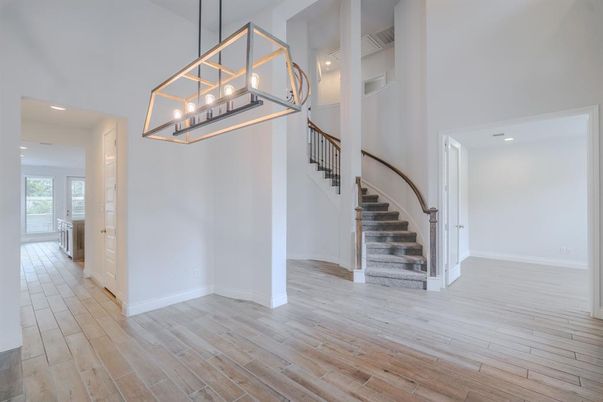 Interior, Pendant Lights, Recessed Lighting, Wood Texture Flooring