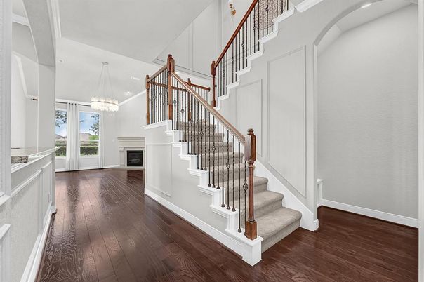 Chandelier, Fireplace, Interior, Recessed Lighting, Wood Texture Flooring