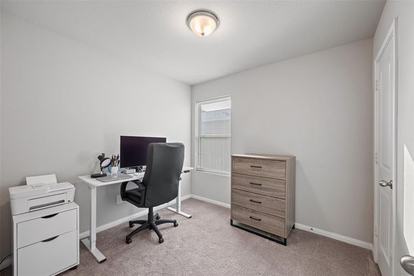 Home Office, Interior