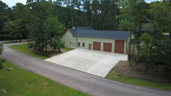 Exterior, Drone