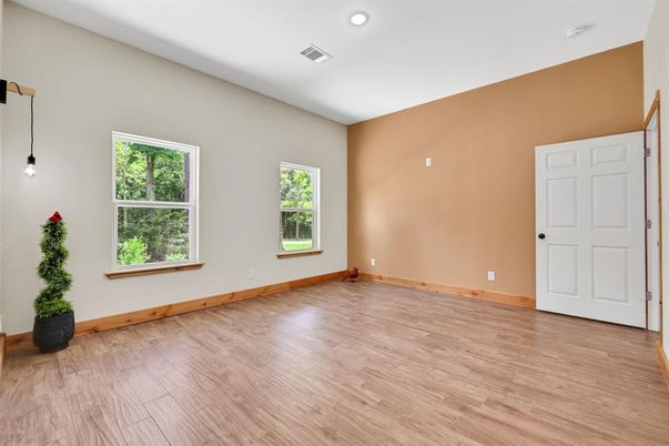Empty room, Interior, Recessed Lighting, Wood Texture Flooring