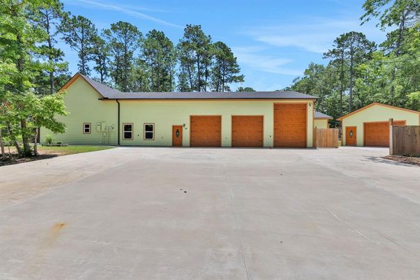 Backyard, Detached Garage, Exterior