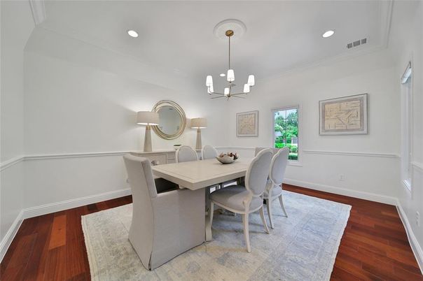 Chandelier, Dining room, Interior, Recessed Lighting, Wood Texture Flooring