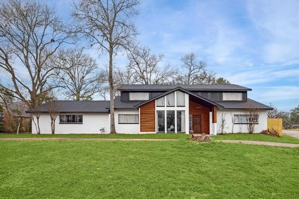 Backyard, Exterior, Facade, Farmhouse