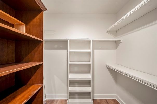Interior, Walk-in Closets, Wood Texture Flooring