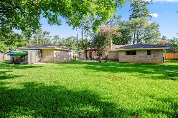 Backyard, Exterior, Hot Tub