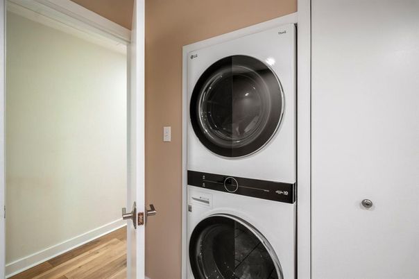 Interior, Utility Closets, Washer, Wood Texture Flooring