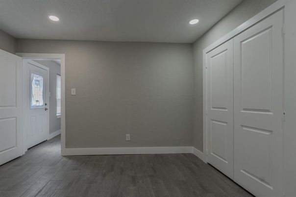 Empty room, Interior, Recessed Lighting, Wood Texture Flooring
