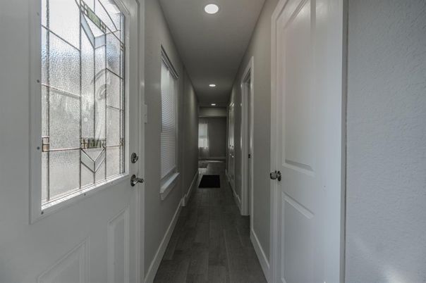 Interior, Recessed Lighting, Wood Texture Flooring
