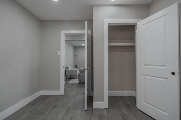 Interior, Recessed Lighting, Wood Texture Flooring