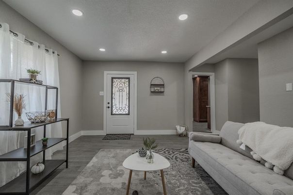Interior, Recessed Lighting, Wood Texture Flooring