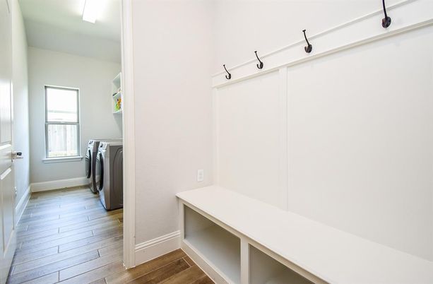 Interior, Washer, Wood Texture Flooring