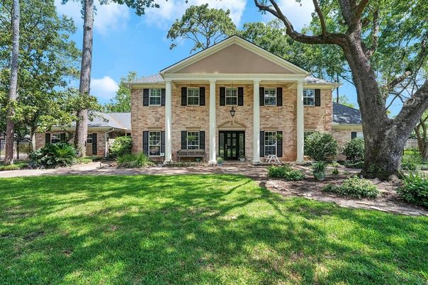 Backyard, Exterior, Facade, Brick Facade, Georgian