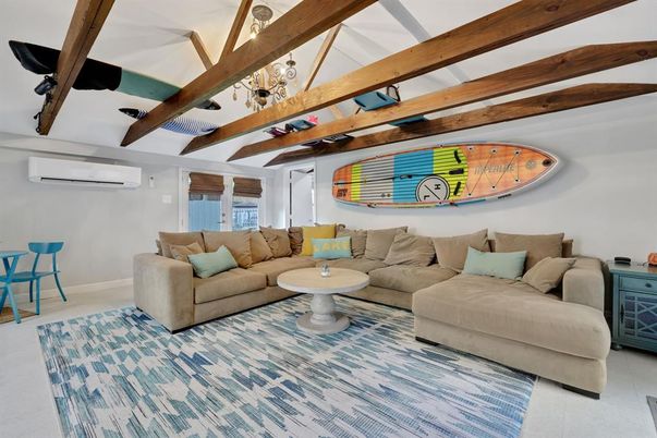 Interior, Living room, Pendant Lights, Wooden Beams