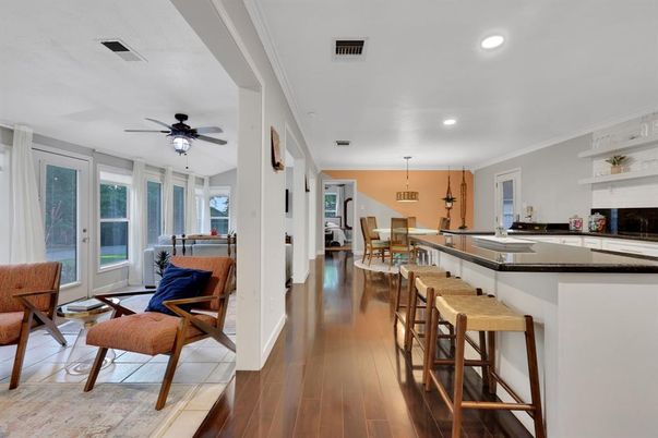 Dining room, Interior, Kitchen, Pendant Lights, Recessed Lighting, Wood Texture Flooring