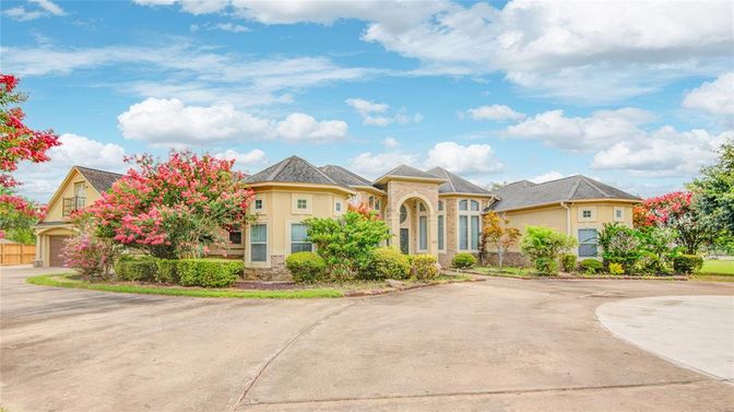 Attached, Backyard, Exterior, Facade, French Provincial