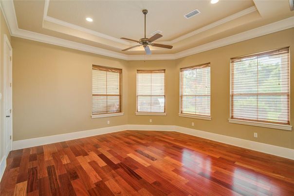 Empty room, Interior, Recessed Lighting, Wood Texture Flooring