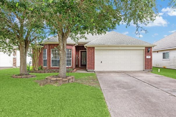 Attached, Exterior, Facade, Brick Facade, Ranch