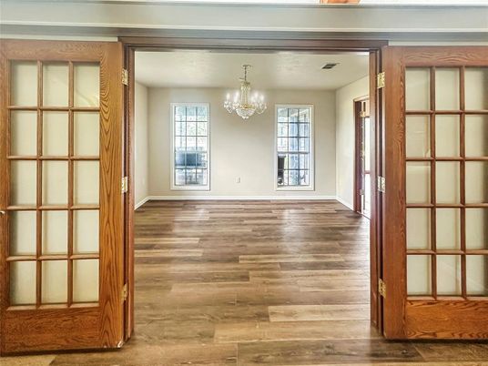 Chandelier, Empty room, Interior, Wood Texture Flooring