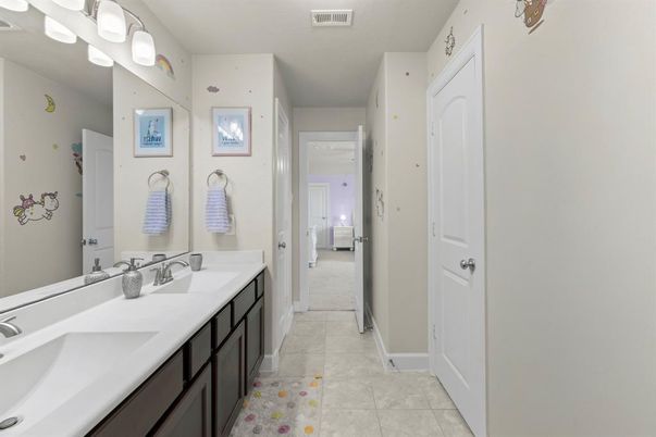 Bathroom, Dual Sink Vanities, Interior