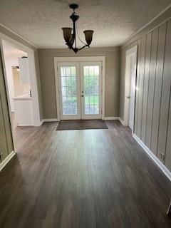 Chandelier, Empty room, Interior, Pendant Lights, Wood Texture Flooring