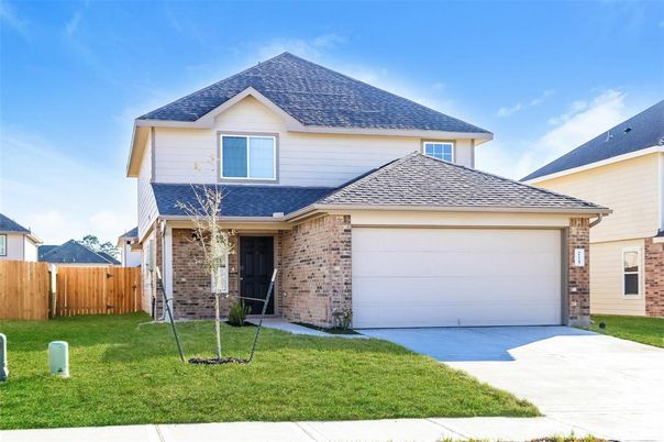 Attached, Exterior, Facade, Brick Facade, American Craftsman